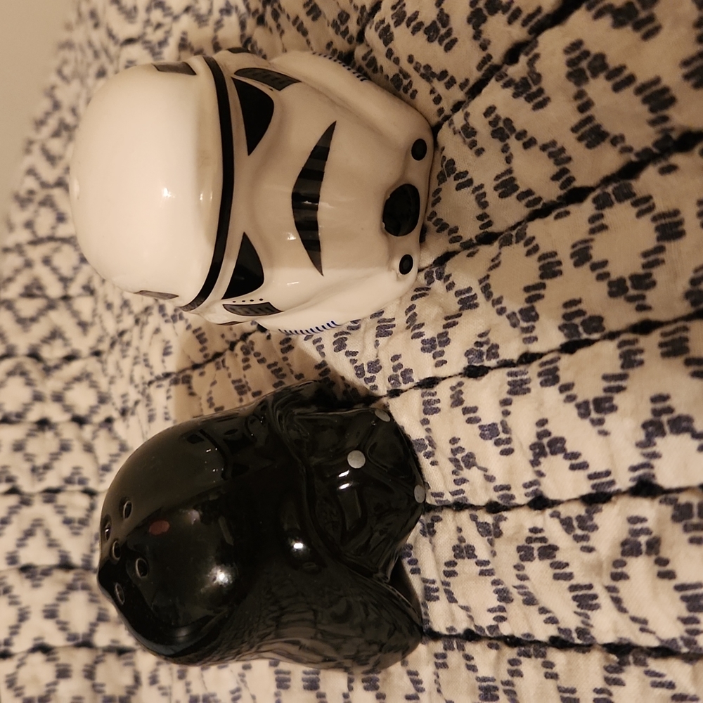Star Wars salt and pepper shakers